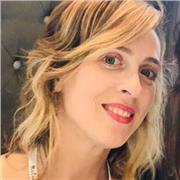 Insegnante di modellista e confezione industriale